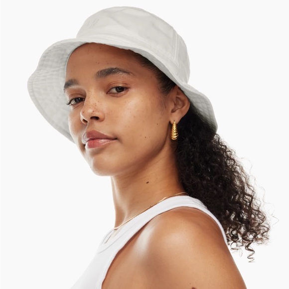 Aritzia TNA Logo Bucket Hat - Picture 3 of 5